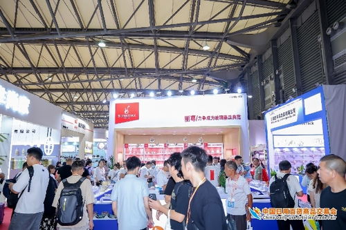 人流如潮星聚上海——第116屆中國日用百貨商品交易會盛大開幕